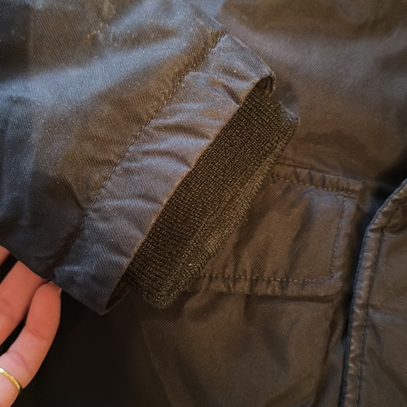 Aritzia TNA Winter Puffer Coat - Picture 5 of 7